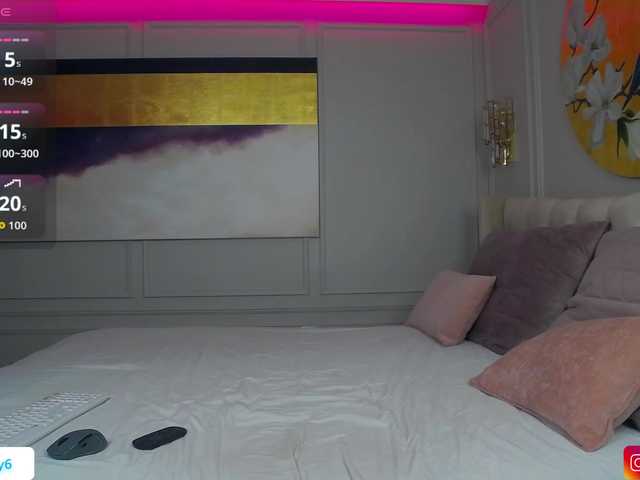 HazelBambi77 live webcam show