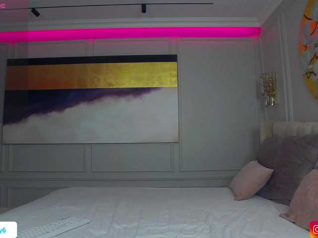 HazelBambi77 live webcam show