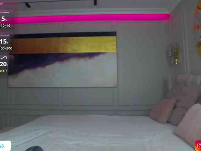 HazelBambi77 webcam