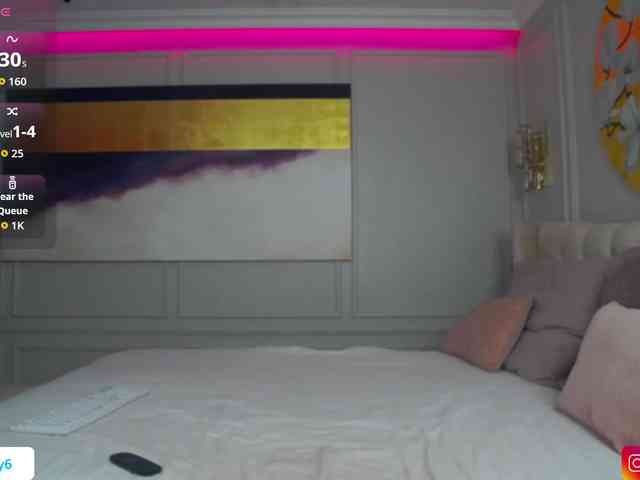 HazelBambi77 webcam