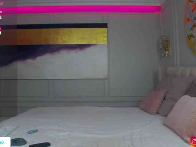 HazelBambi77 webcam