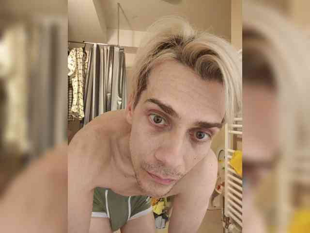 Riccardofer Live Webcam on BongaCams