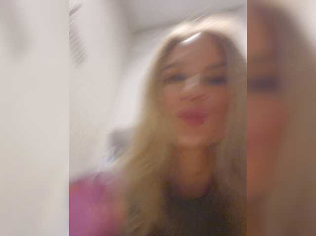 le modèle Eseniyavl est en webcam porno dans un show sur le site bongacams, il possède les tags suivants: White/Caucasian,Blonde,Shaved