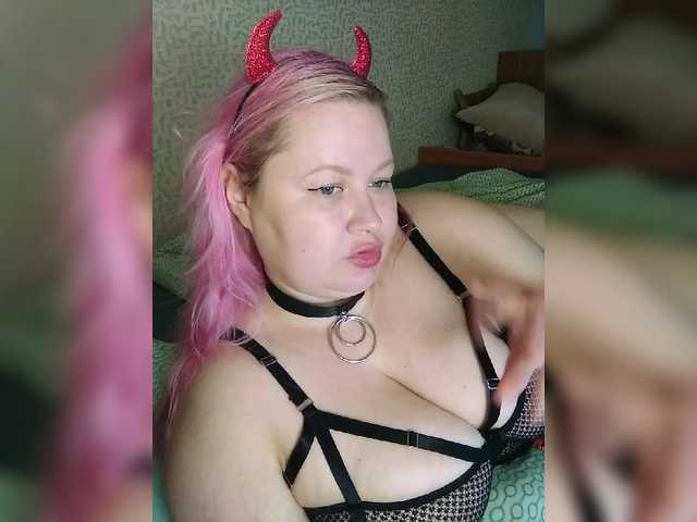 SashaLyubov live cam on BongaCams