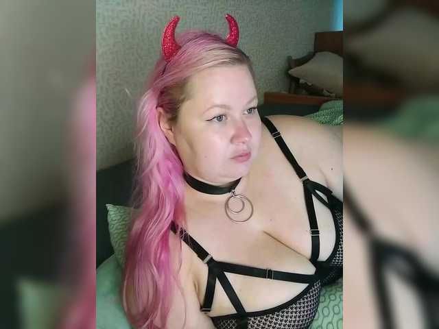 SashaLyubov live cam on BongaCams
