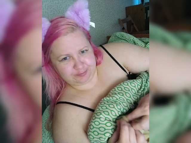 SashaLyubov live cam on BongaCams
