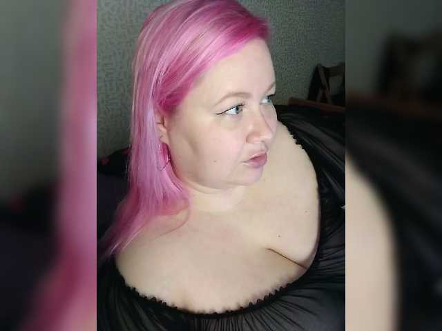 SashaLyubov live cam on BongaCams