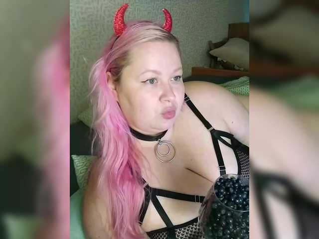 SashaLyubov live cam on BongaCams