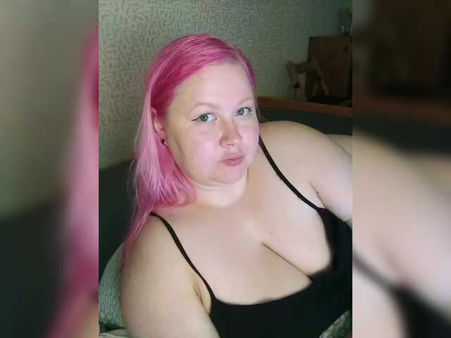 SashaLyubov live cam on BongaCams