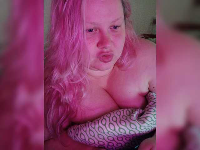SashaLyubov live cam on BongaCams