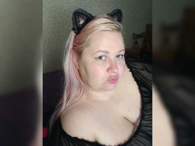 SashaLyubov live cam on BongaCams