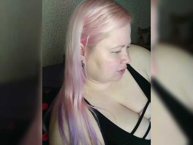 SashaLyubov live cam on BongaCams