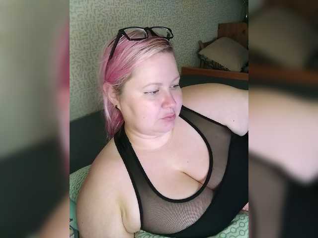 SashaLyubov live cam on BongaCams