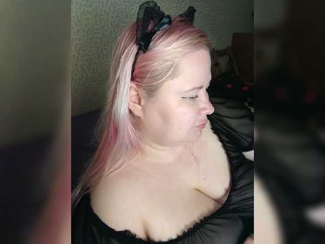 SashaLyubov live cam on BongaCams