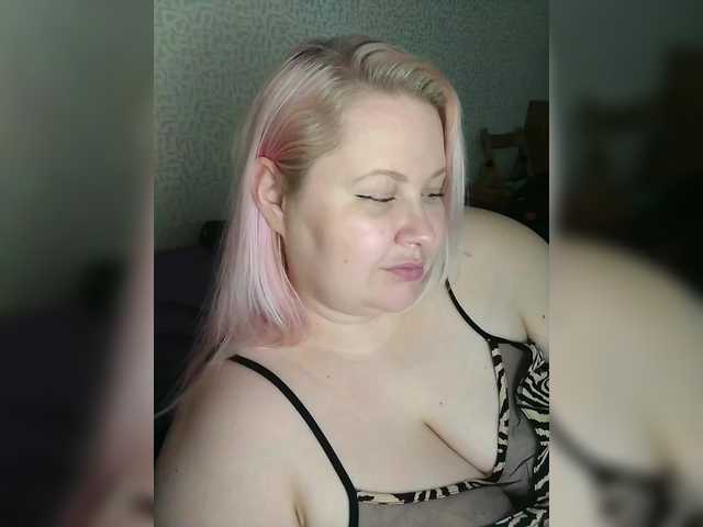 SashaLyubov live cam on BongaCams