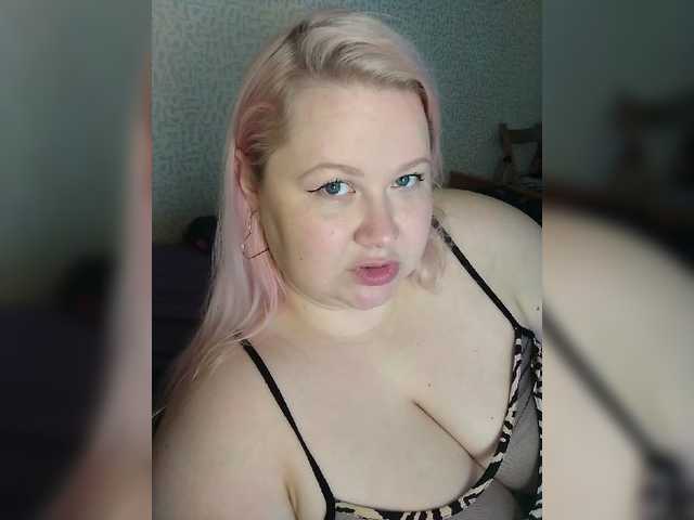 SashaLyubov live cam on BongaCams