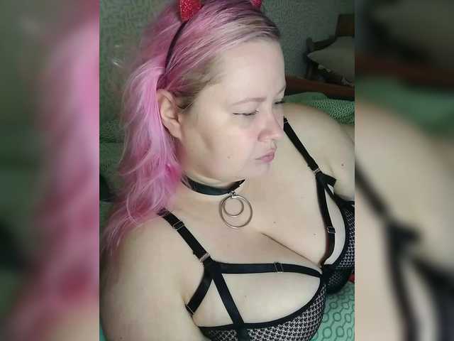 SashaLyubov live cam on BongaCams