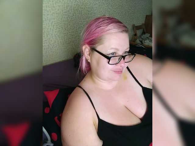 SashaLyubov live cam on BongaCams