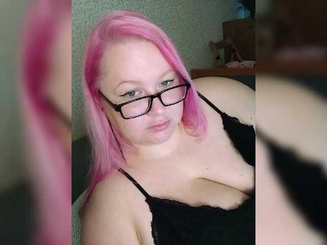 SashaLyubov live cam on BongaCams