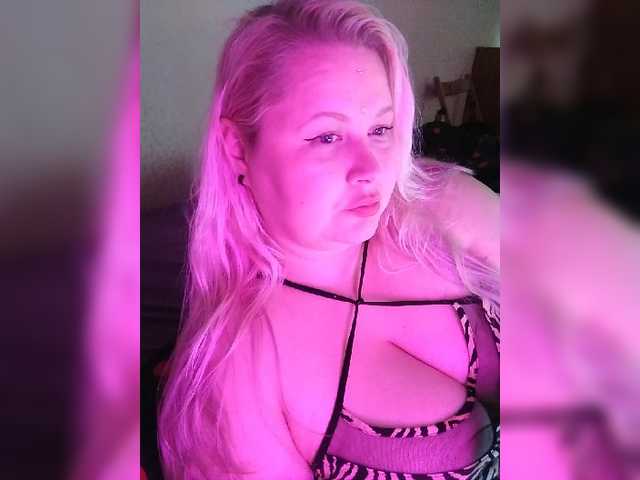 SashaLyubov live cam on BongaCams