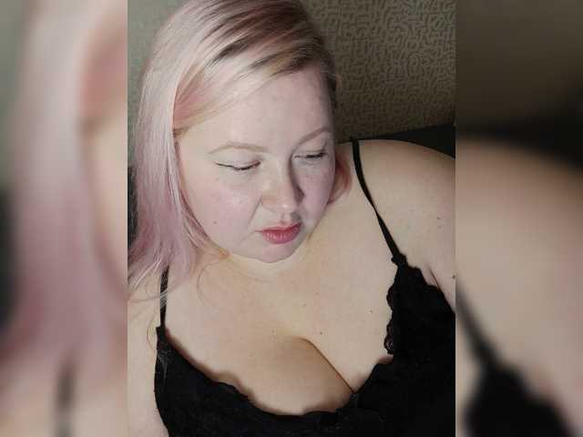 SashaLyubov live cam preview