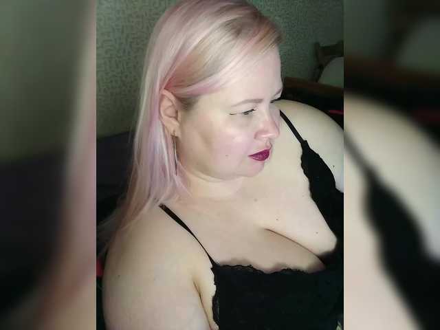 SashaLyubov live cam on BongaCams