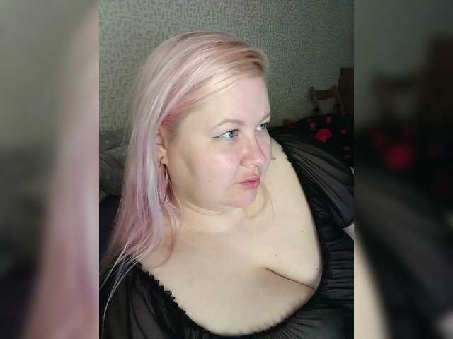SashaLyubov live cam on BongaCams