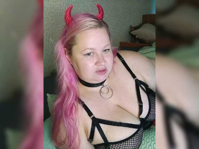 SashaLyubov live cam on BongaCams