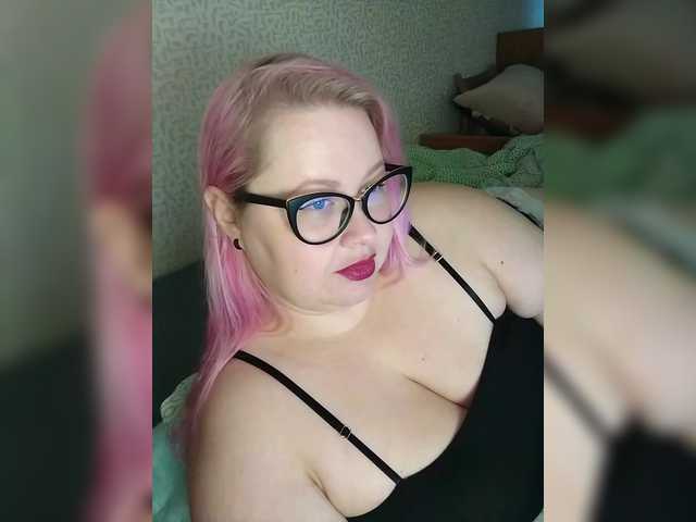 SashaLyubov live cam on BongaCams