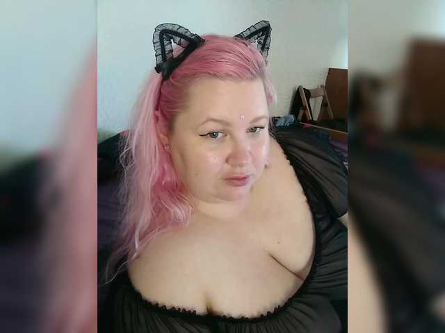 SashaLyubov live cam on BongaCams