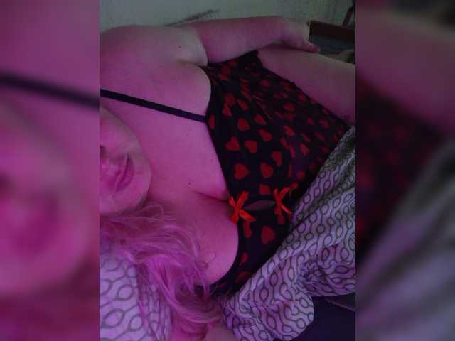 SashaLyubov live cam on BongaCams