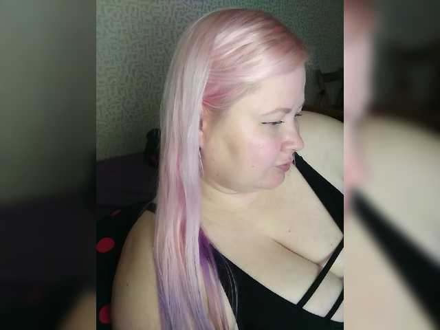 SashaLyubov live cam on BongaCams