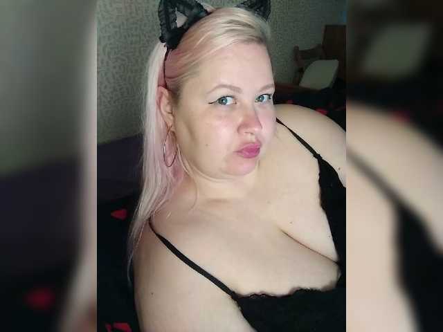 SashaLyubov live cam on BongaCams