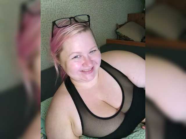 SashaLyubov live cam on BongaCams