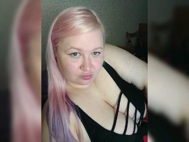 SashaLyubov live cam on BongaCams