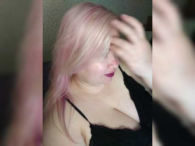 SashaLyubov live cam on BongaCams