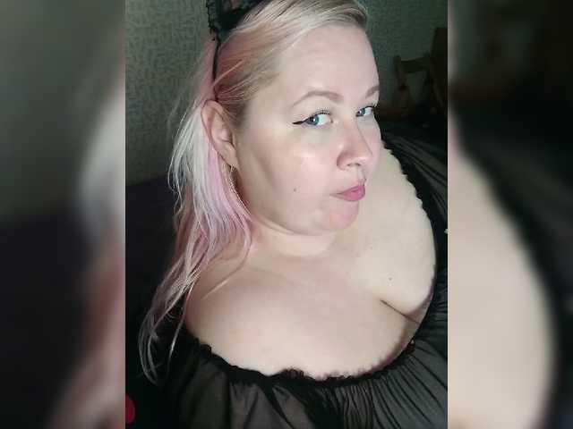 SashaLyubov live cam on BongaCams