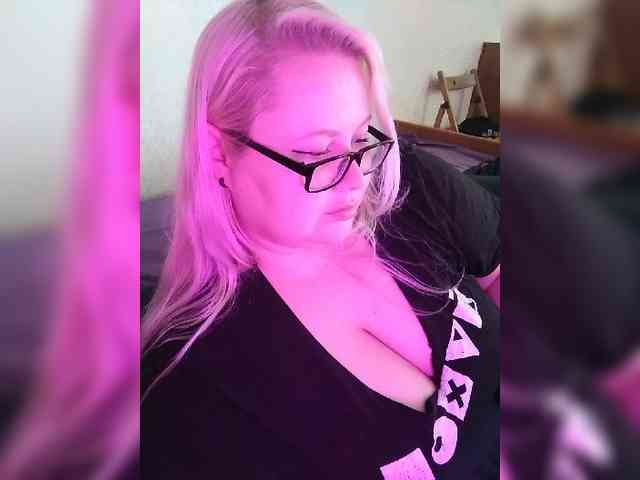 SashaLyubov webcam