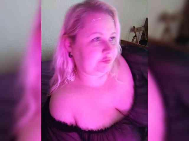 SashaLyubov webcam