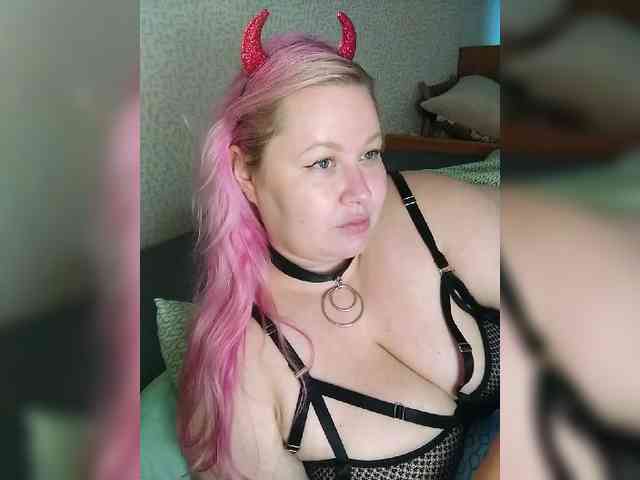 SashaLyubov webcam