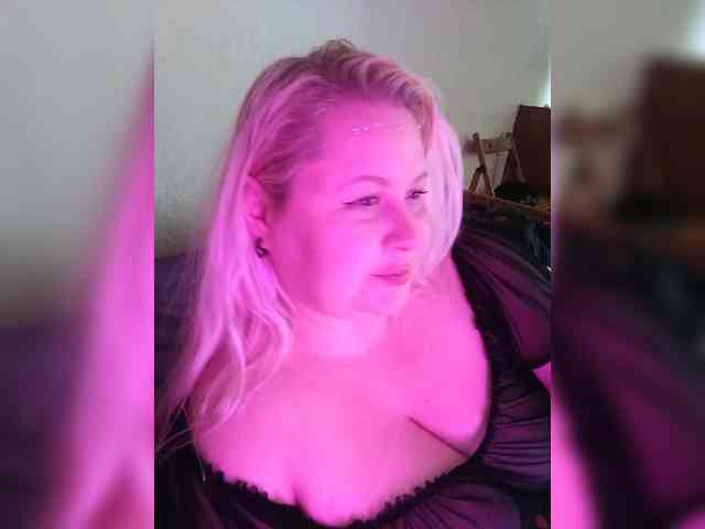 SashaLyubov webcam