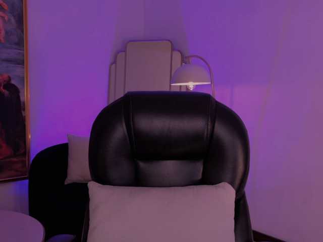 ErikaBenz live cam on BongaCams