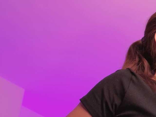 ErikaBenz live cam on BongaCams