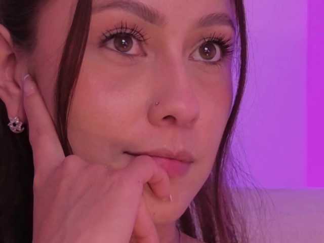 ErikaBenz live cam on BongaCams