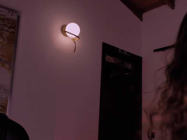 ErikaBenz live cam on BongaCams