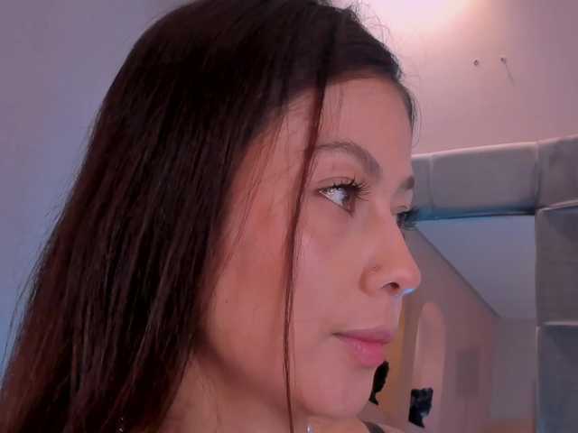 ErikaBenz live cam on BongaCams
