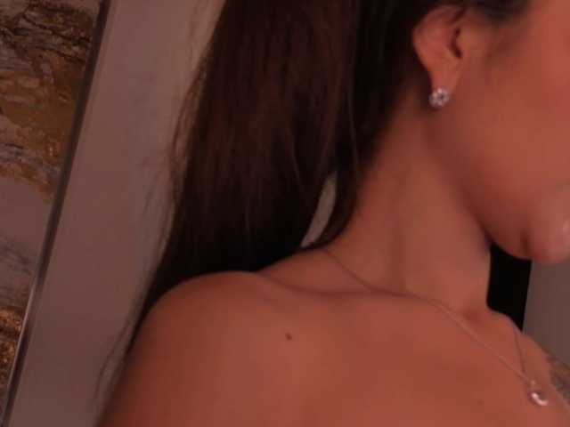 ErikaBenz live cam on BongaCams