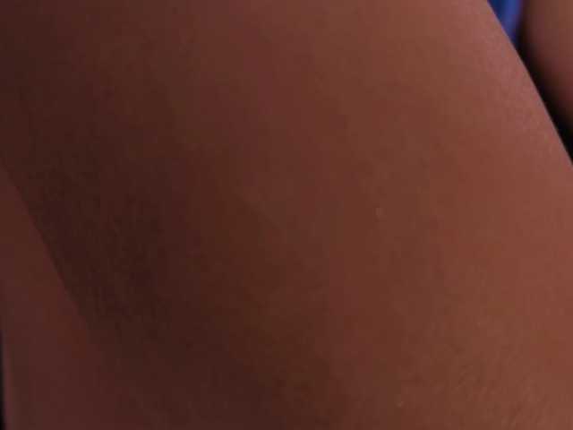 ErikaBenz live cam on BongaCams