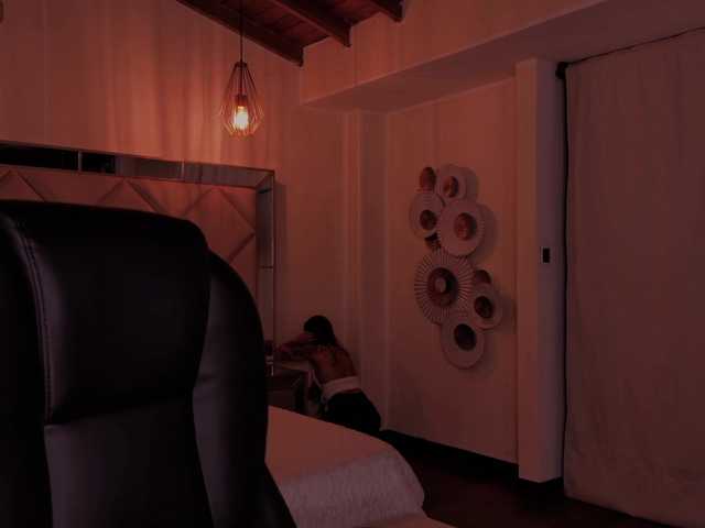 ErikaBenz live cam on BongaCams