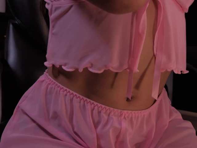 ErikaBenz live cam on BongaCams